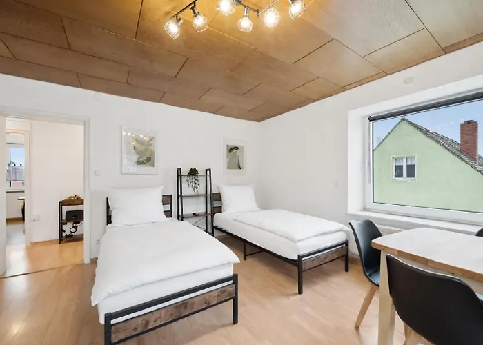 Apartment Geraeumige Wohnung, 3 Schlafzimmer, Kueche, Bad
