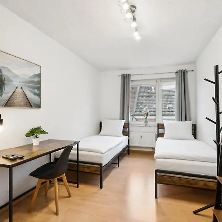 Appartement Geraeumige Wohnung, 3 Schlafzimmer, Kueche, Bad